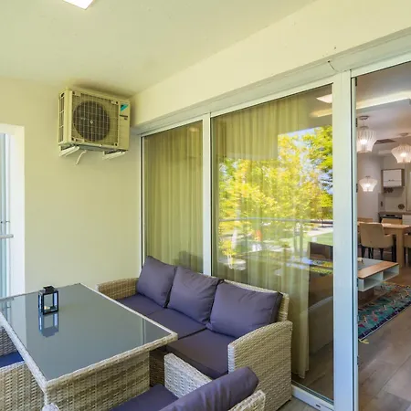 Blue Azure Apartament