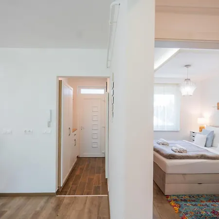 Blue Azure Apartament *